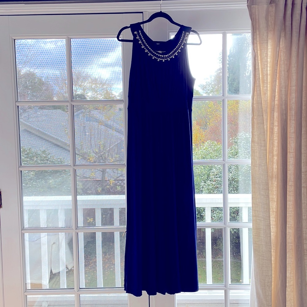 Women’s Sandiva formal dress in XL